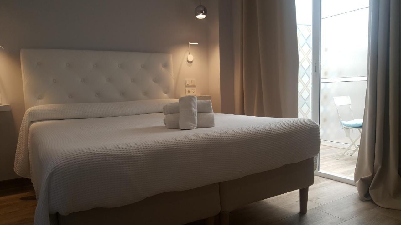 Hostal La Ermita เนร์คา ภายนอก รูปภาพ