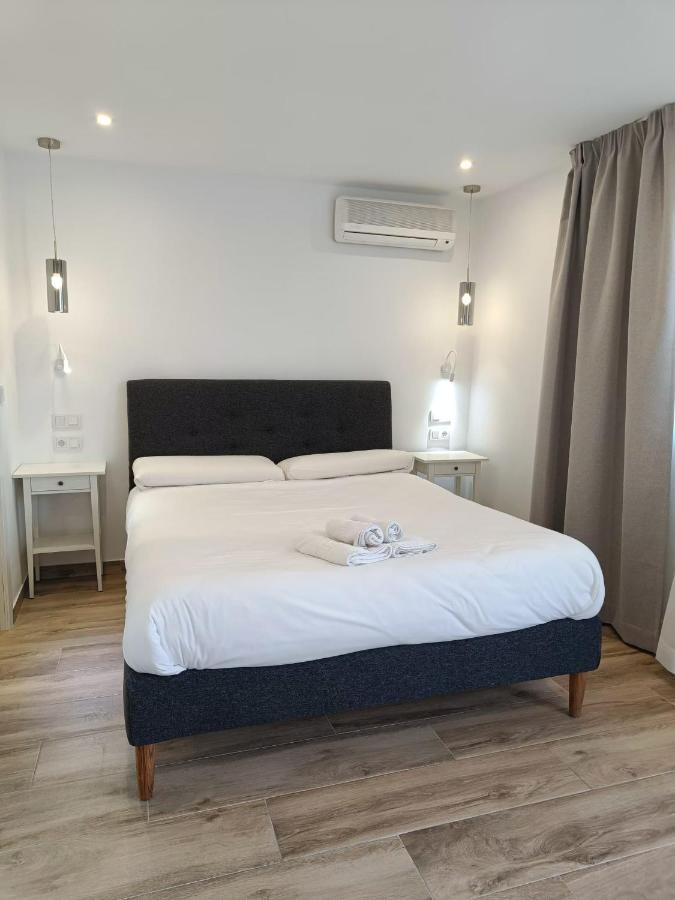 Hostal La Ermita เนร์คา ภายนอก รูปภาพ