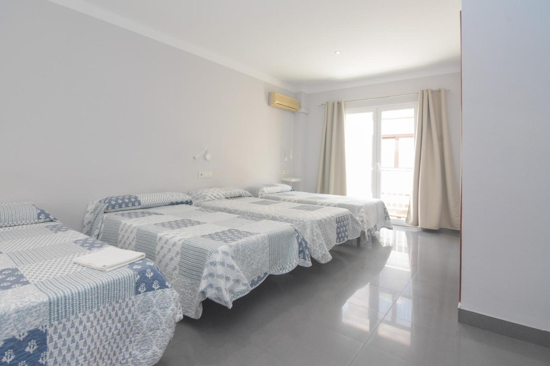 Hostal La Ermita เนร์คา ภายนอก รูปภาพ