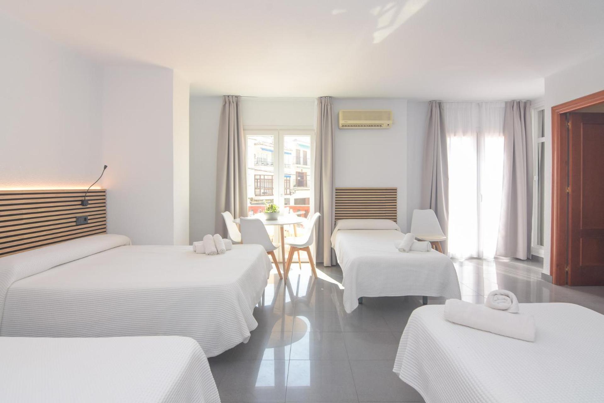 Hostal La Ermita เนร์คา ภายนอก รูปภาพ